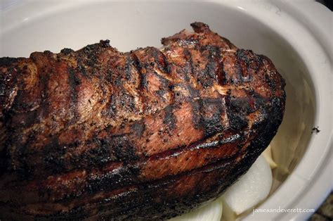 how long to cook pork shoulder on gas grill per pound